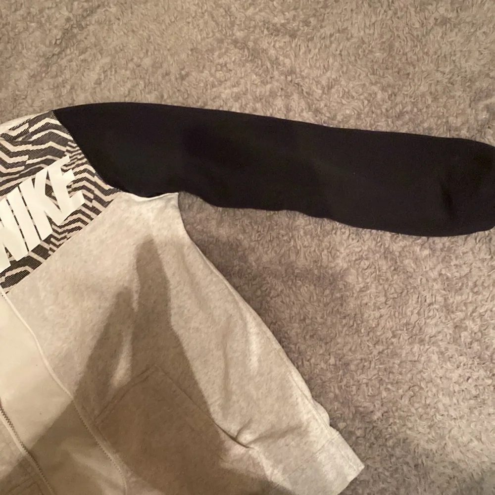 Nike zip up, Size M, Like New - Picture 2 of 5